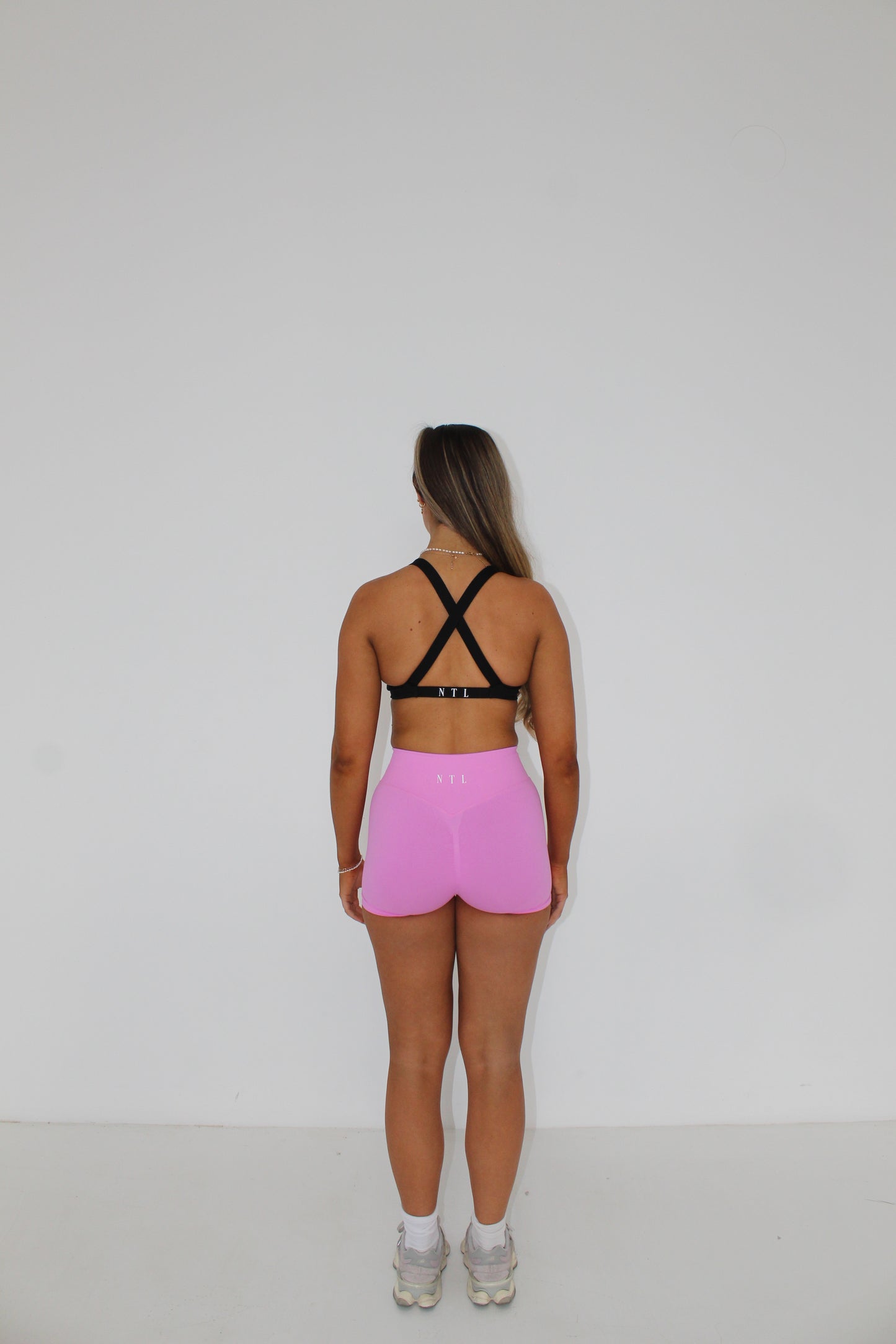 CONTOUR SHORTS - BARBIE PINK